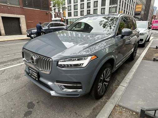 2022 Volvo XC90 Recharge Plug-In Hybrid T8 Inscription Expression 6 Passenger