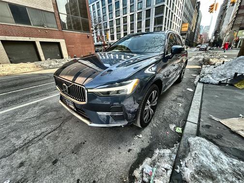 2023 Volvo XC60 B5 Plus Bright Theme