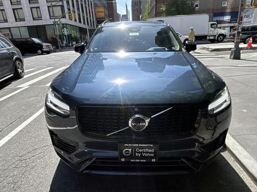 2023 Volvo XC90 Recharge Plug-In Hybrid T8 Ultimate Dark Theme 7-Seater