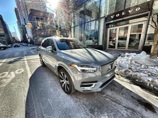 2025 Volvo XC90 Plug-In Hybrid T8 Ultra 7-Seater
