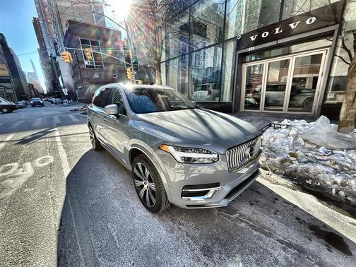 2025 Volvo XC90 Plug-In Hybrid T8 Ultra 7-Seater