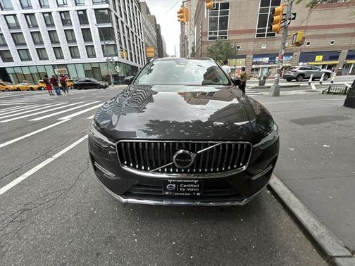 2022 Volvo XC60 B5 Inscription
