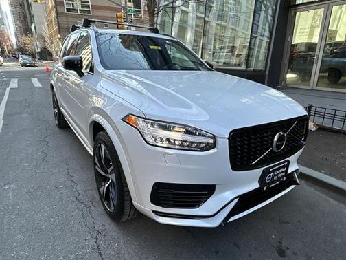 2022 Volvo XC90 Recharge Plug-In Hybrid T8 R-Design 7 Passenger