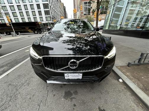 2021 Volvo XC60 T6 Momentum