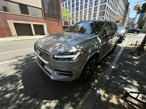 2024 Volvo XC90 B6 Ultimate Bright Theme 6-Seater