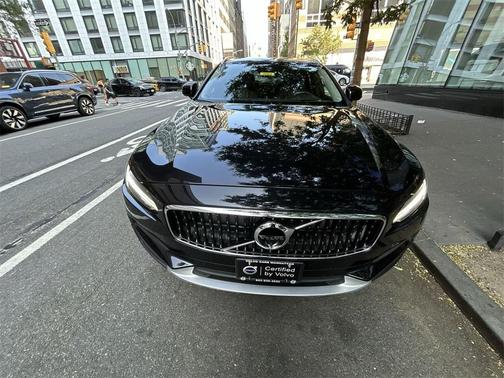 2020 Volvo V90 Cross Country T6