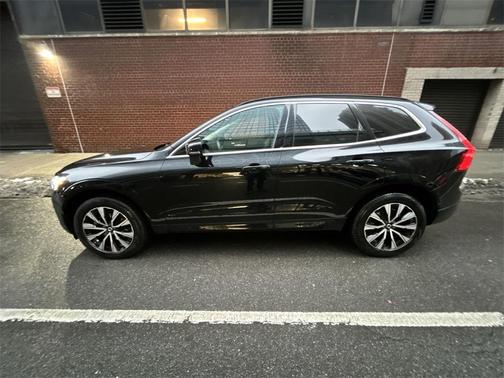 2023 Volvo XC60 B5 Core