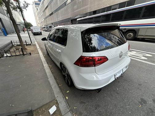2016 Volkswagen Golf GTI 2.0T S 4-Door