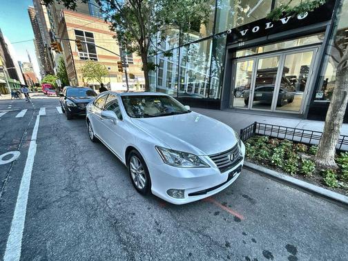 Starfire Pearl 2011 Lexus ES 350 Base