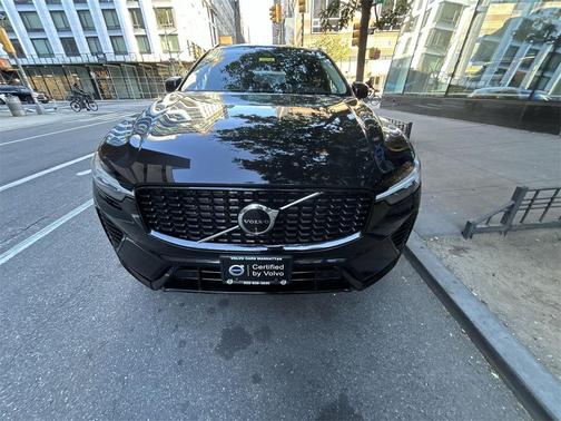 2025 Volvo XC60 B5 Plus