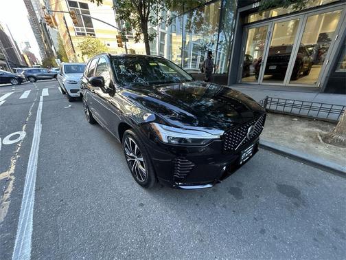 2025 Volvo XC60 B5 Plus