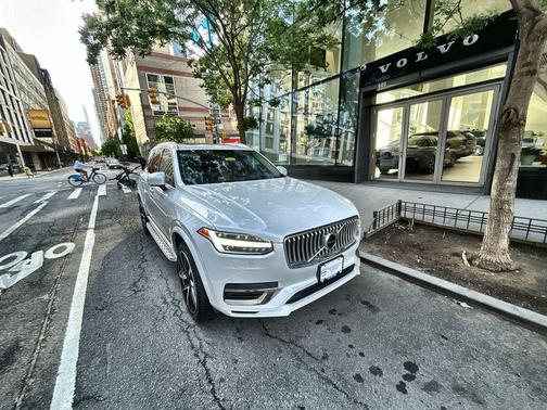 Crystal White Metallic 2021 Volvo XC90 Recharge Plug-In Hybrid T8 Inscription Expression 6 Passenger