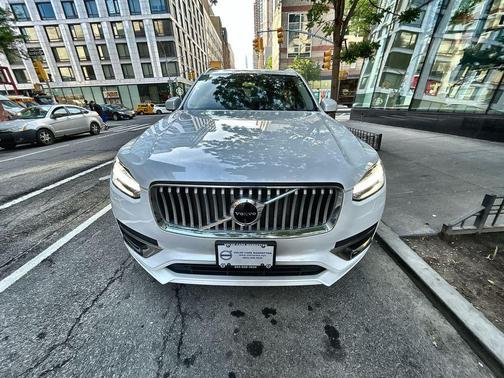 Crystal White Metallic 2021 Volvo XC90 Recharge Plug-In Hybrid T8 Inscription Expression 6 Passenger
