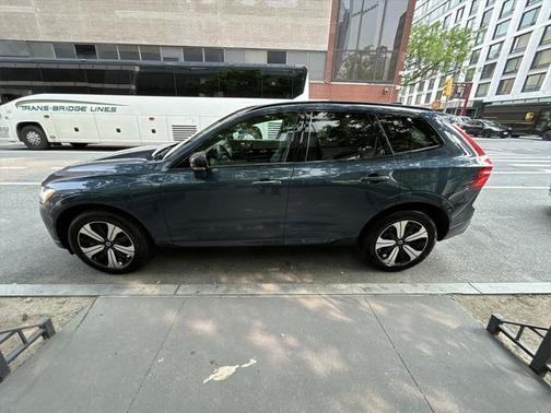 2024 Volvo XC60 Recharge Plug-In Hybrid T8 Plus Dark Theme