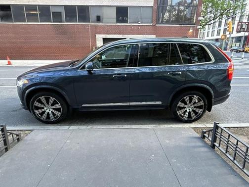 2022 Volvo XC90 T6 Inscription