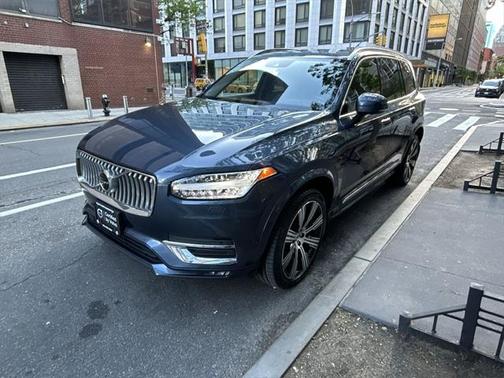 2022 Volvo XC90 T6 Inscription