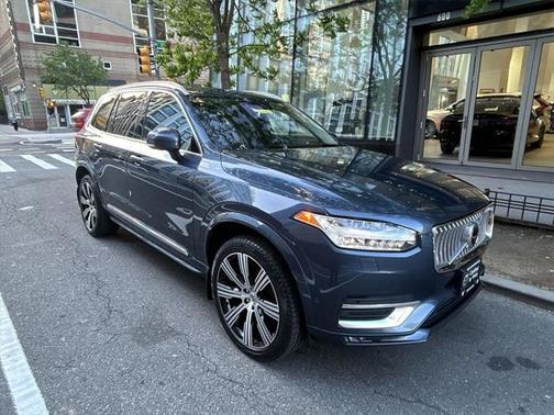 2022 Volvo XC90 T6 Inscription