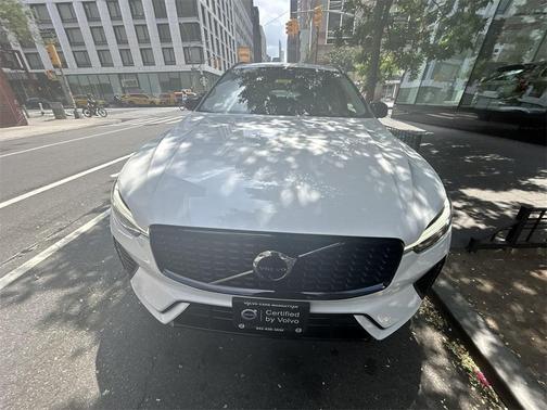 2025 Volvo XC60 Plug-In Hybrid T8 Plus