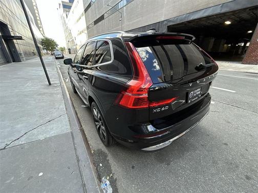 2022 Volvo XC60 Recharge Plug-In Hybrid T8 Inscription