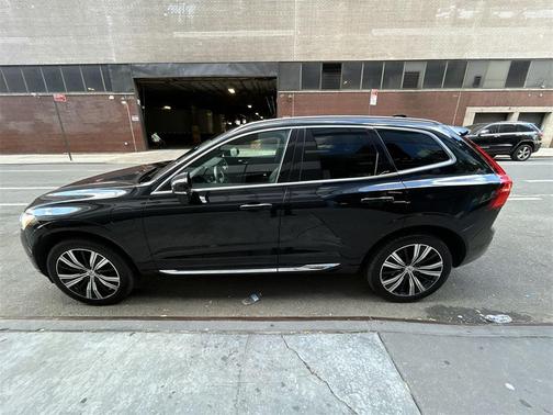 2022 Volvo XC60 Recharge Plug-In Hybrid T8 Inscription