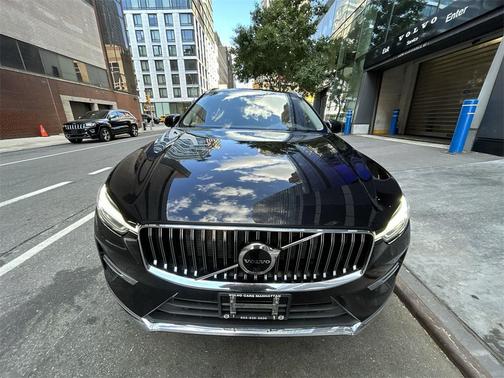 2022 Volvo XC60 Recharge Plug-In Hybrid T8 Inscription