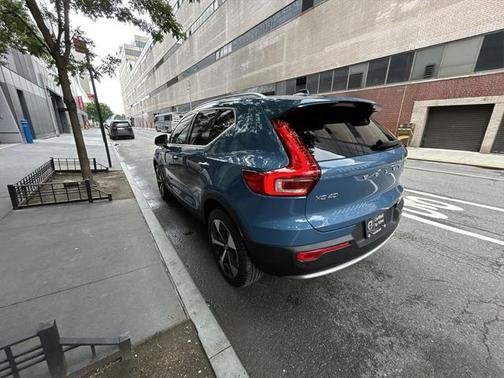 2023 Volvo XC40 B5 Plus Bright Theme