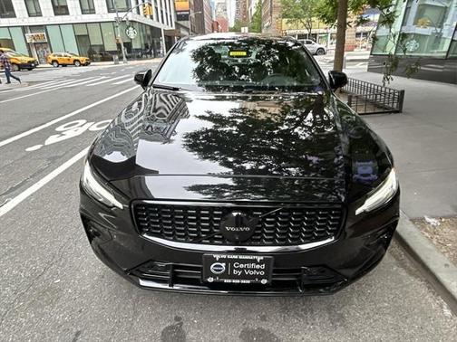 2024 Volvo S60 B5 Plus Black Edition
