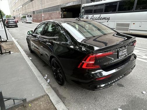 2024 Volvo S60 B5 Plus Black Edition