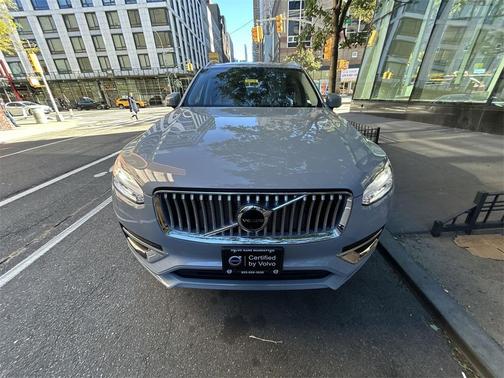 2024 Volvo XC90 B6 Ultimate Bright Theme 6-Seater