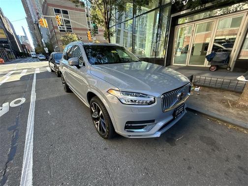 2024 Volvo XC90 B6 Ultimate Bright Theme 6-Seater