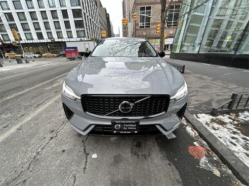 2025 Volvo XC60 B5 Plus