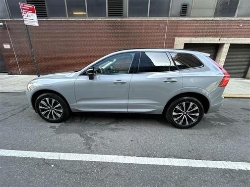 2025 Volvo XC60 B5 Core