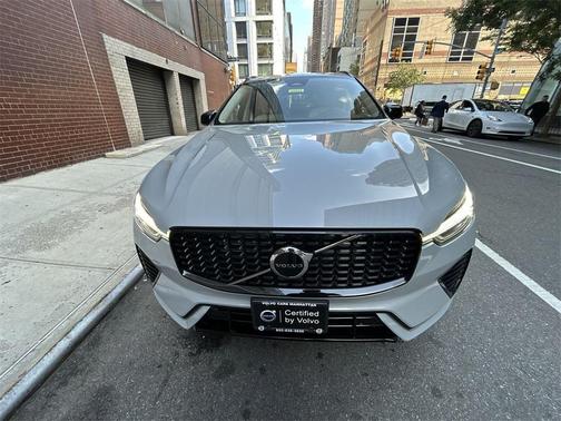 2025 Volvo XC60 B5 Core