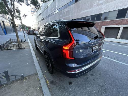 2025 Volvo XC90 B5 Plus 7-Seater