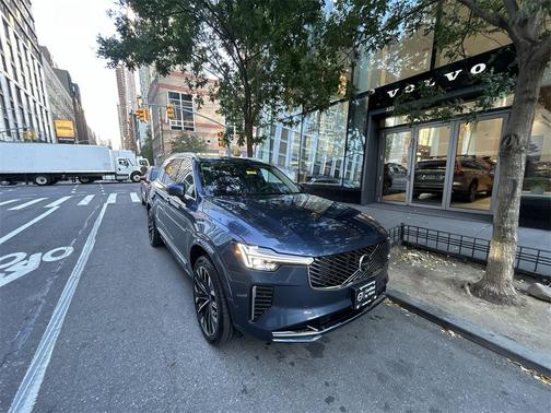 2025 Volvo XC90 B5 Plus 7-Seater