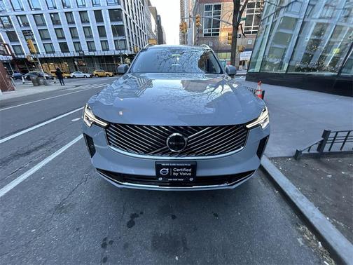 2025 Volvo XC90 B6 Plus 7-Seater