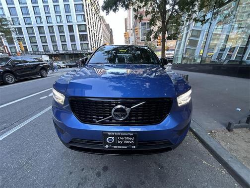 2021 Volvo XC40 T5 R-Design