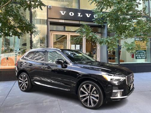 2023 Volvo XC60 Recharge Plug-In Hybrid T8 Ultimate Bright Theme
