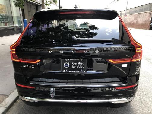 2023 Volvo XC60 Recharge Plug-In Hybrid T8 Ultimate Bright Theme