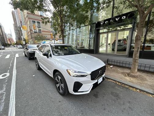 2025 Volvo XC60 Plug-In Hybrid T8 Core