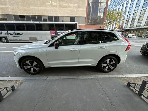 2025 Volvo XC60 Plug-In Hybrid T8 Core