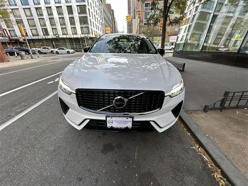 2025 Volvo XC60 Plug-In Hybrid T8 Core