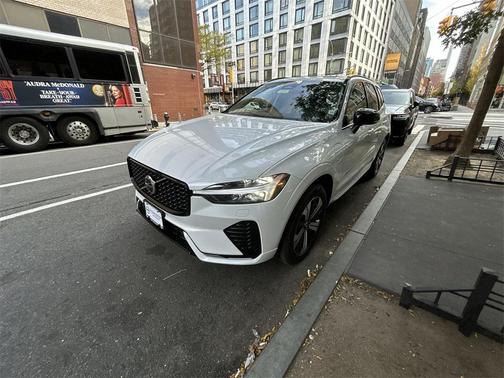 2025 Volvo XC60 Plug-In Hybrid T8 Core