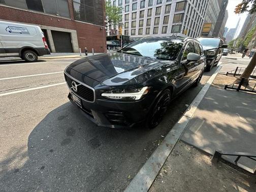 2018 Volvo V90 T6 R-Design