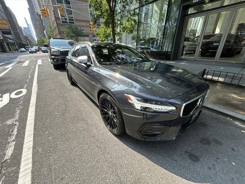 2018 Volvo V90 T6 R-Design