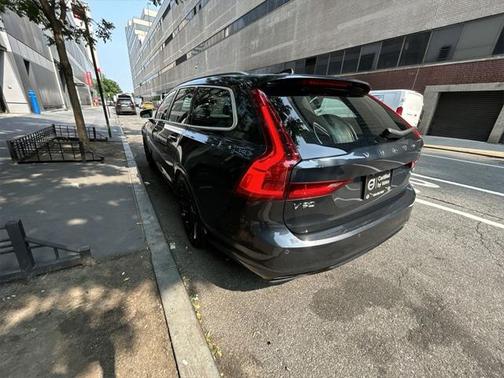 2018 Volvo V90 T6 R-Design