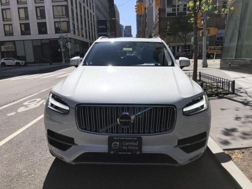 Photo 3 of 31 of 2019 Volvo XC90 T6 Inscription