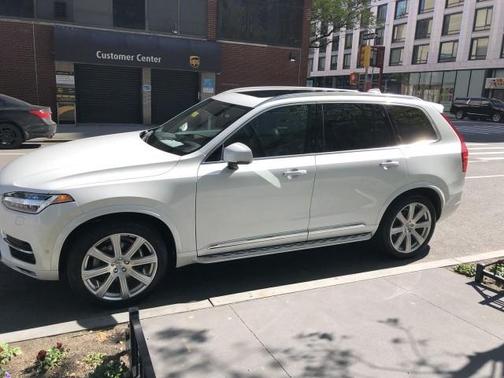 Photo 5 of 31 of 2019 Volvo XC90 T6 Inscription