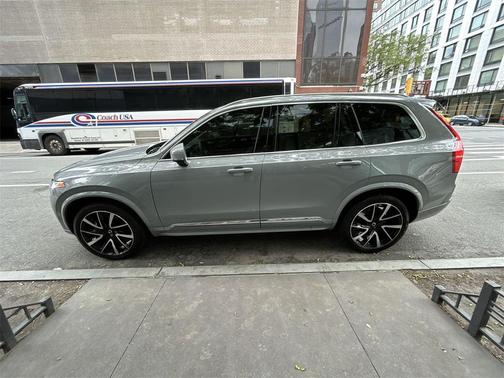 2024 Volvo XC90 B5 Plus Bright Theme