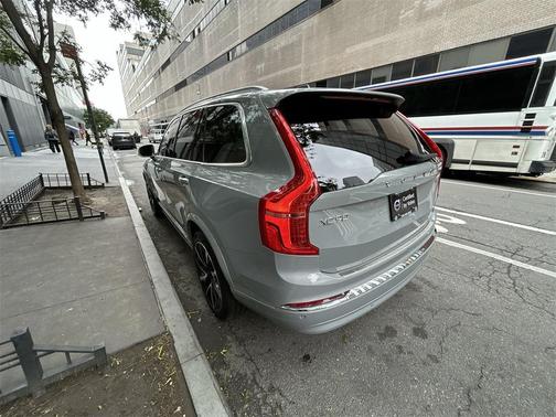 2024 Volvo XC90 B5 Plus Bright Theme